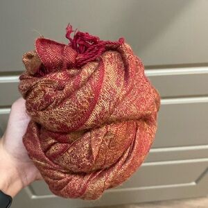 Red pashmina scarf (70% pashmina, 30% silk)